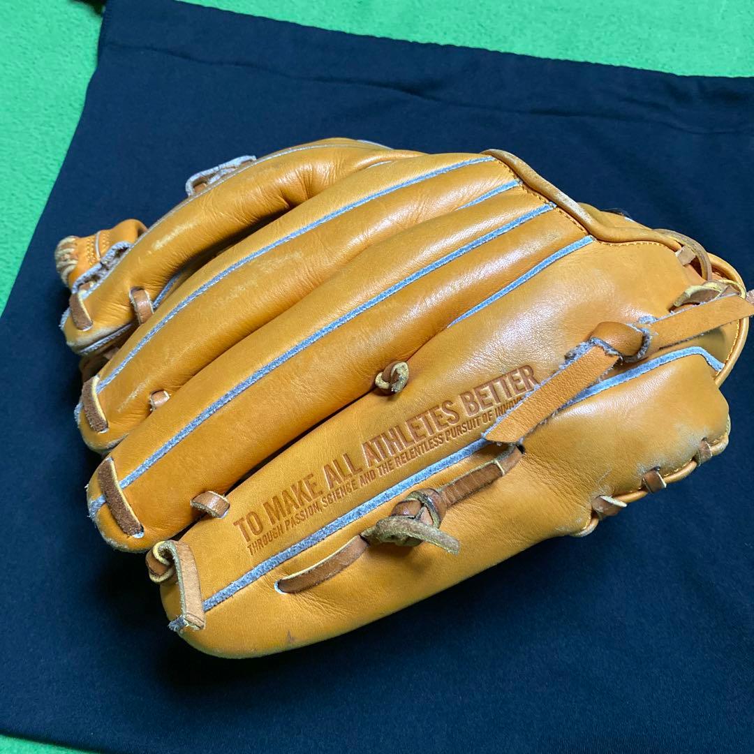 廃盤　アンダーアーマーグローブ　硬式内野手用　QBBシリーズ上質皮使用　レア