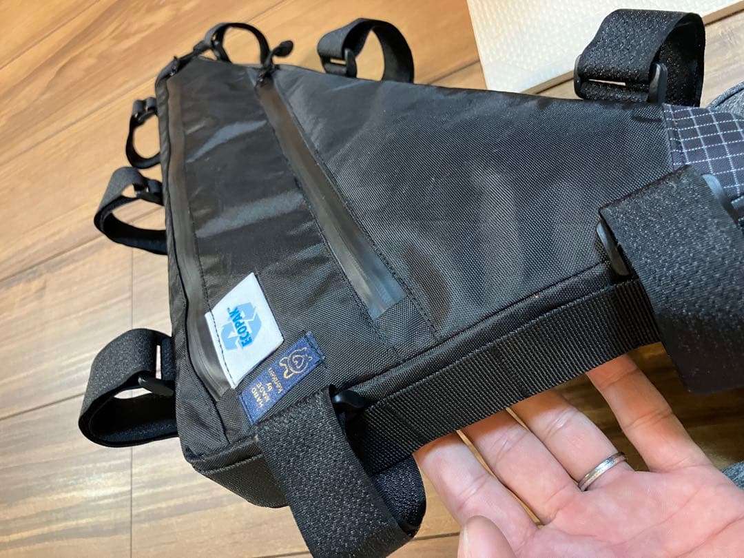 鈴木宏太ハンドメイドフレームバッグ