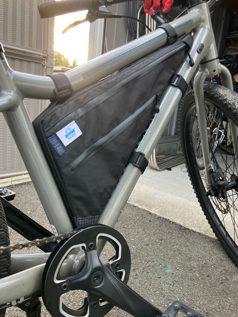 鈴木宏太ハンドメイドフレームバッグ