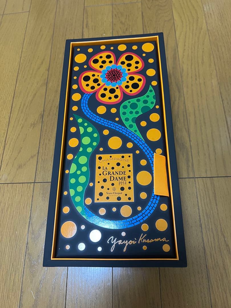 ヴーヴ クリコ 草間彌生コラボ La Grande Dame シャンパン