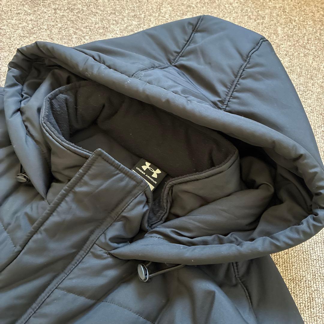 UNDER ARMOUR ブラック ベンチコート 中綿　LG