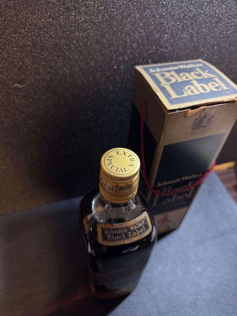 希少 未開封 ジョニーウォーカー　ブラックラベル　特級　金キャップ　白紋章