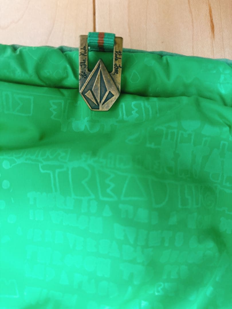 美品　VOLCOMスノーボードウェア