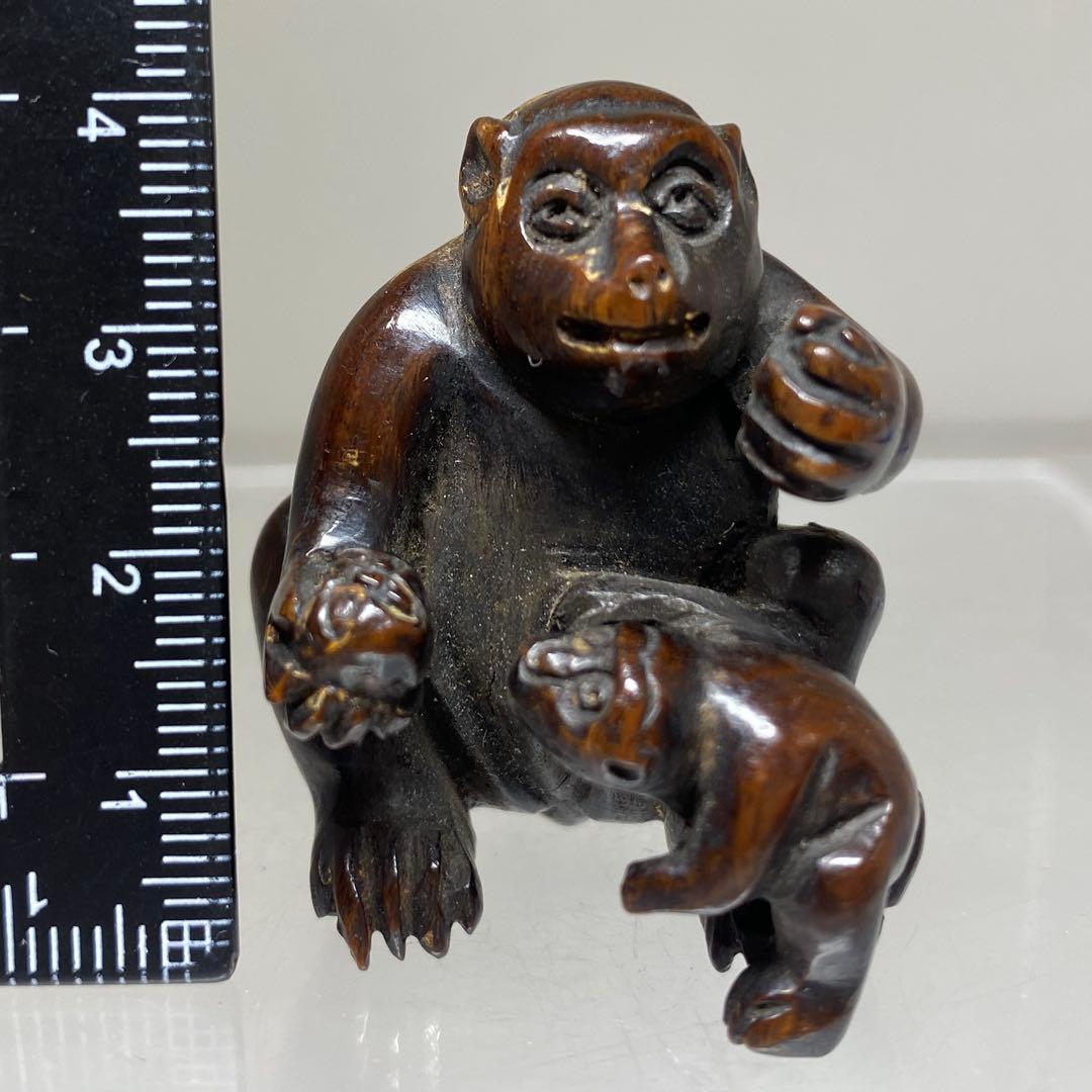 時代　木彫　猿　根付　20g 東N7-0929ア㉟