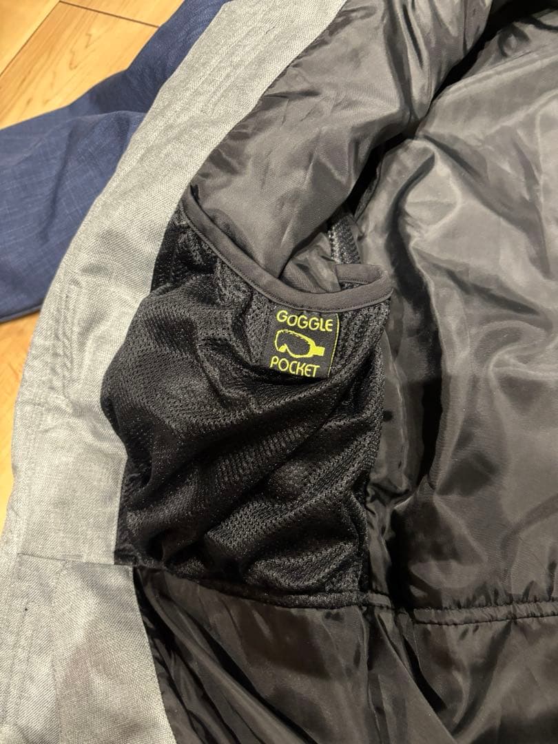 定価28000円　新品　スノーボードウェア　サイズS 新品未使用