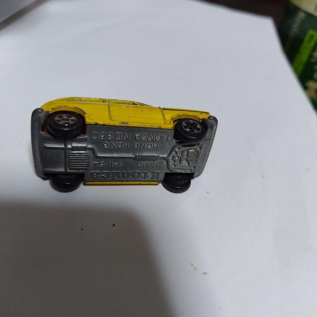 トミカ　ホンダＮ360 香港　ミニカー本体に傷、汚れ、更に窓ガラスにヒビ有り