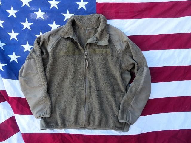 米軍実物　ポーラテックフリースジャケット　L-R　コヨーテ ECWCS　147