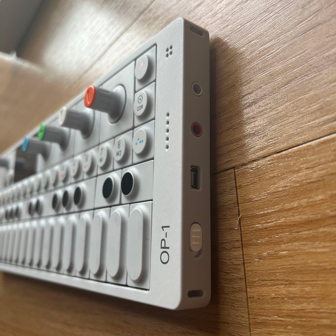 Teenage Engineering OP-1 、アクセサリーキット