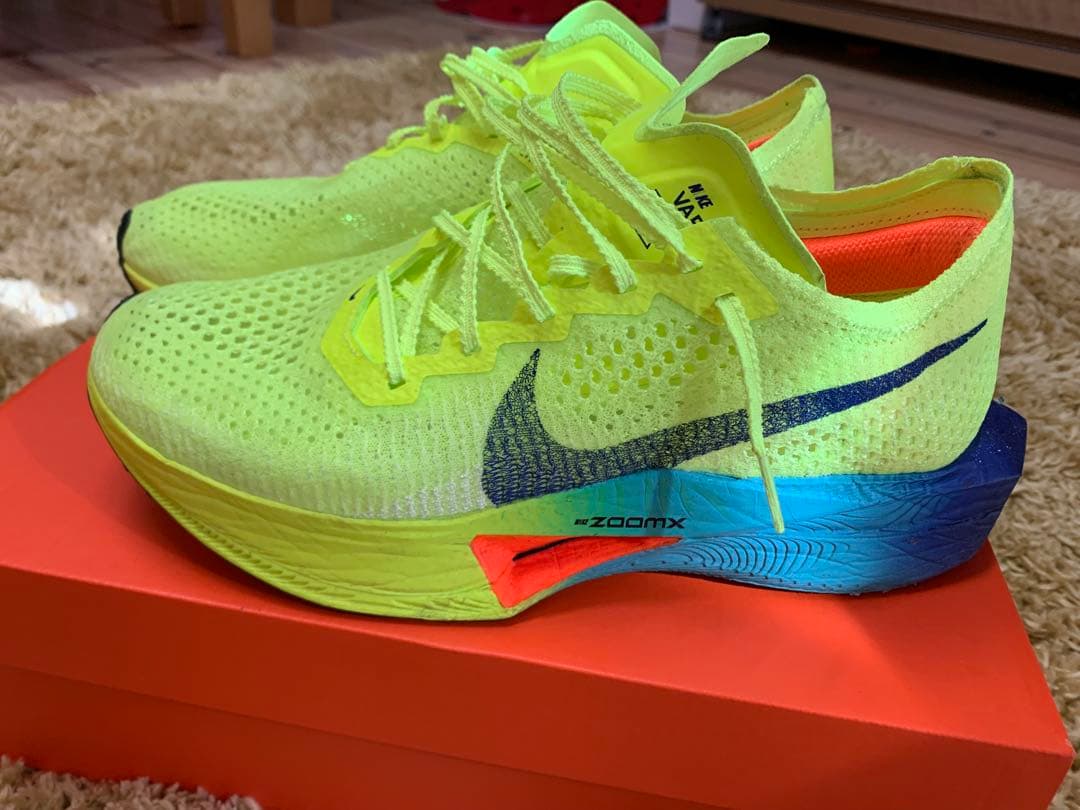 NIKE　ヴェイパーフライネクスト％3　　26.5cm