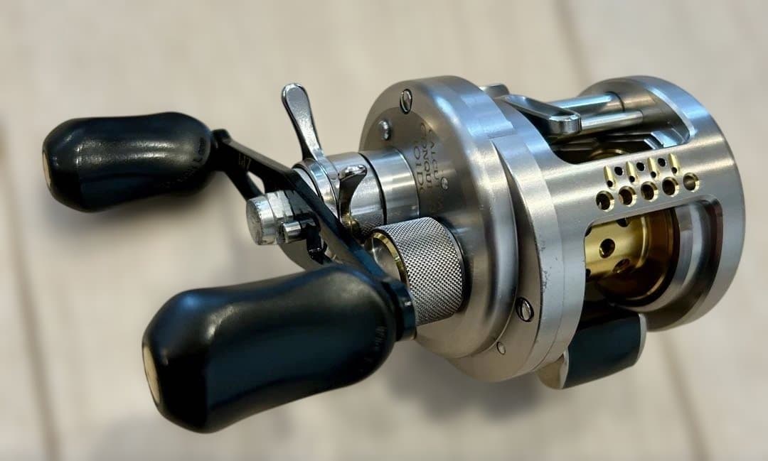 【最安値出品】SHIMANO カルカッタコンクエスト 101DC