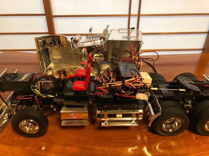 タミヤ 1/14スケール　キングハウラー(メタリック)、シェルタンクセット