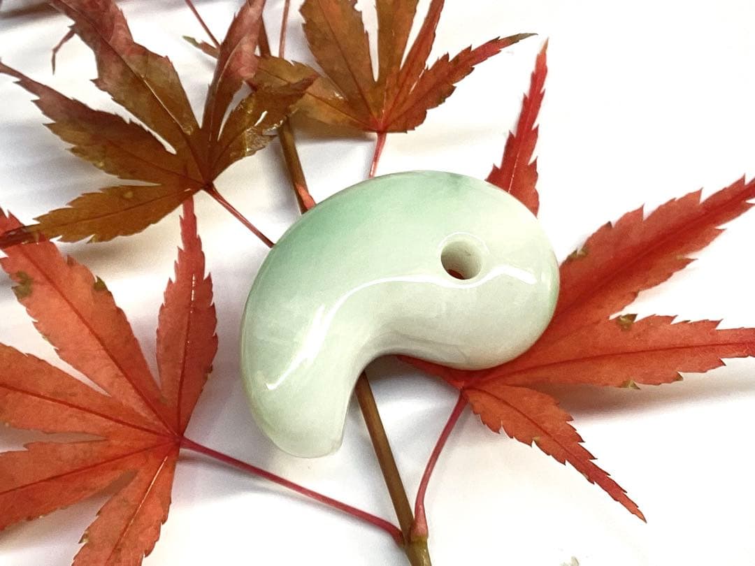 超レア‼️高額材料使用 ジェダイト糸魚川翡翠勾玉‼️ コレクション級　御守り　本物を