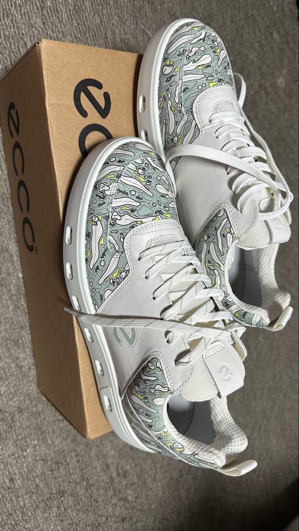 ecco グラフィックパターン スニーカー