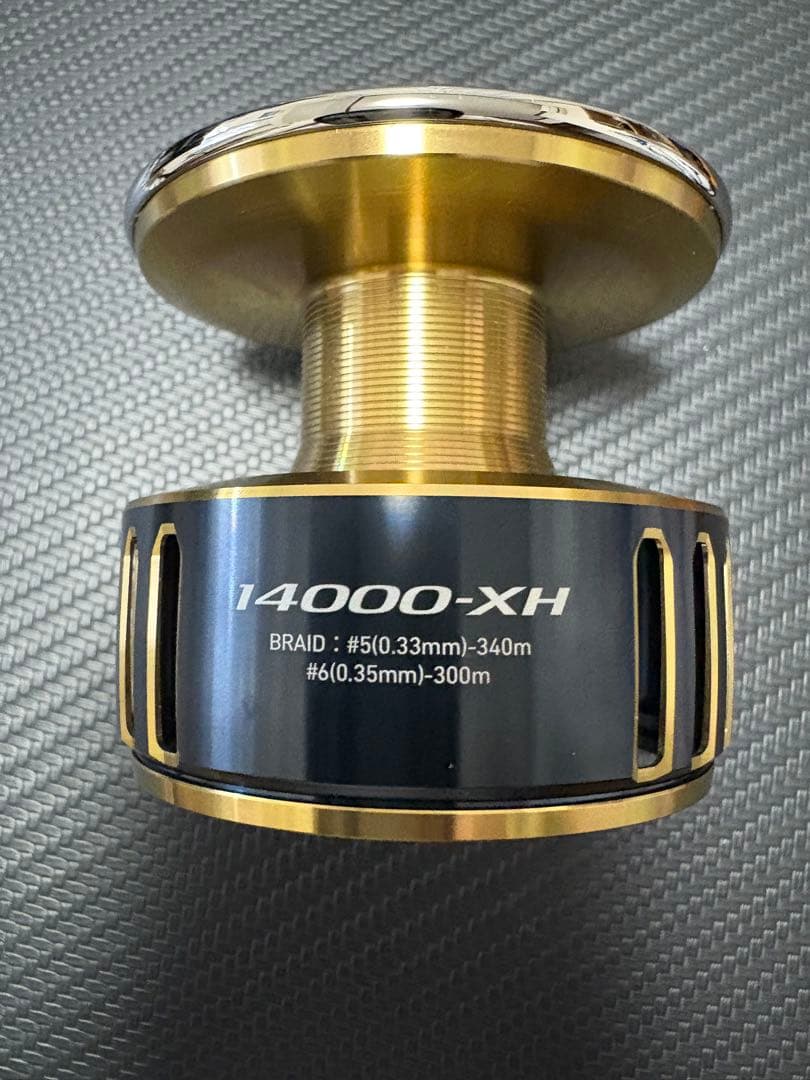 【新品未使用】25SALTIGA 14000 スプール+ドラグノブ