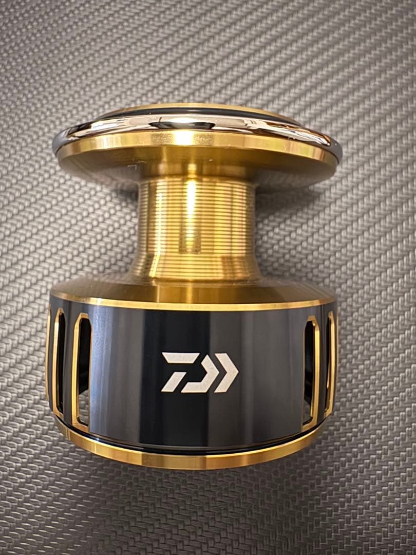 【新品未使用】25SALTIGA 14000 スプール+ドラグノブ