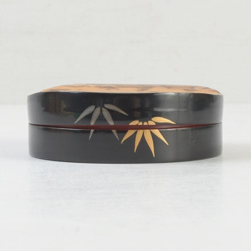 茶道具　東竹斎作　金銀笹蒔絵　升香合　共布共箱　M　9782