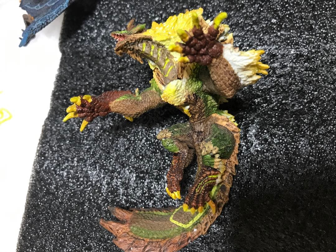 モンスターハンター スタンダードモデル　荒鉤爪ティガレックス　金雷公ジンオウガ