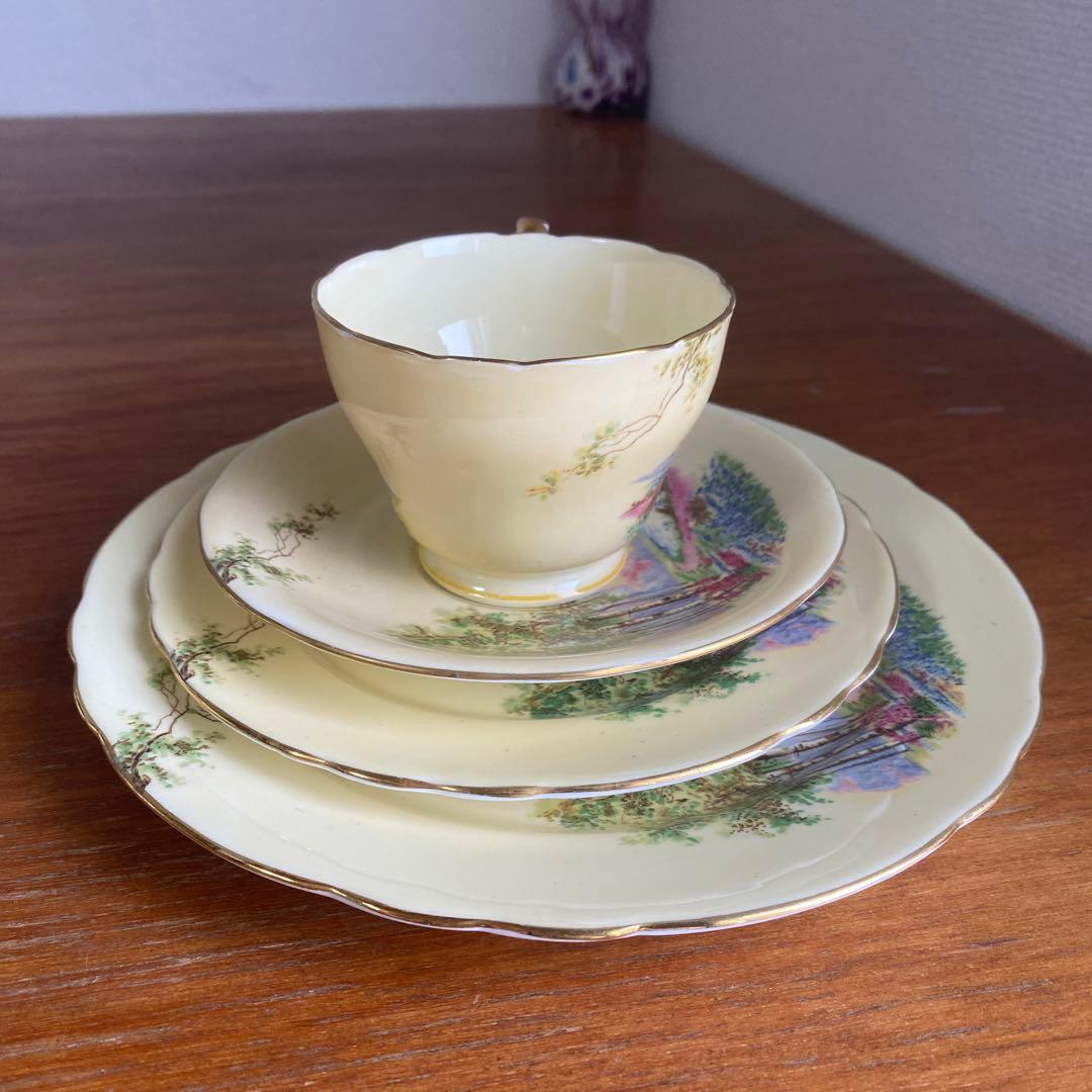 エインズレイ　ブルーベル　クリームイエロー　カルテットカップ　ソーサー　プレート