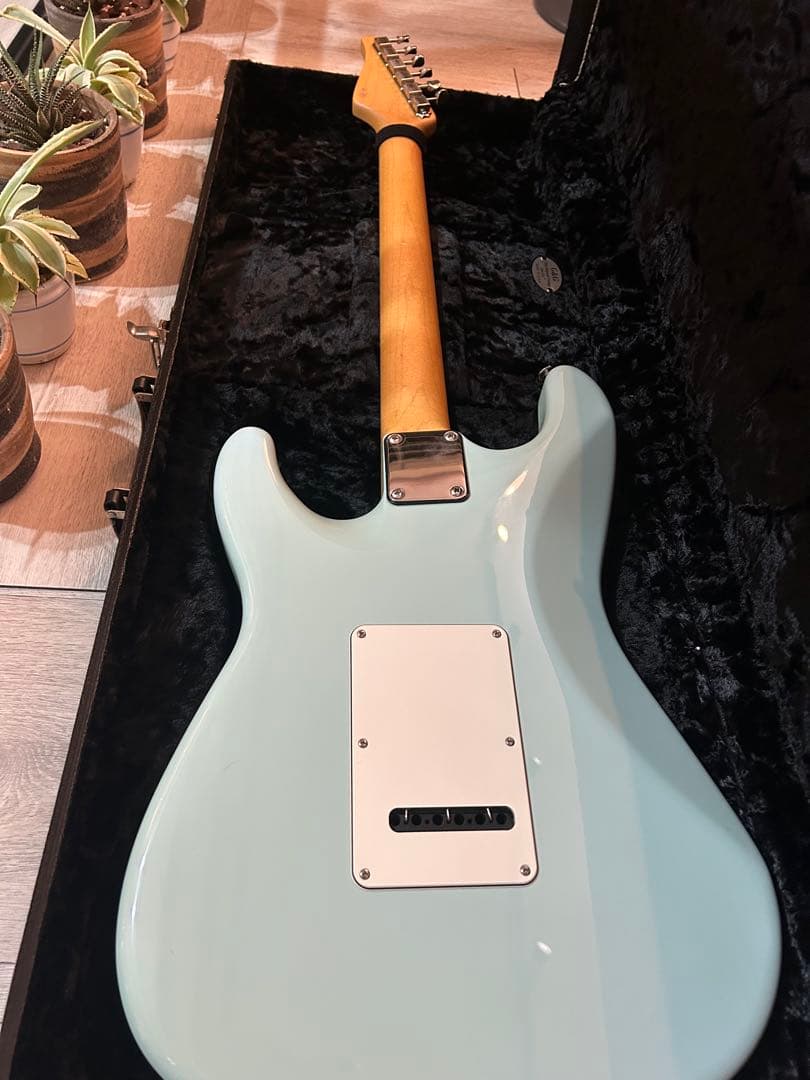 suhr ストラト　ハカランダ指板