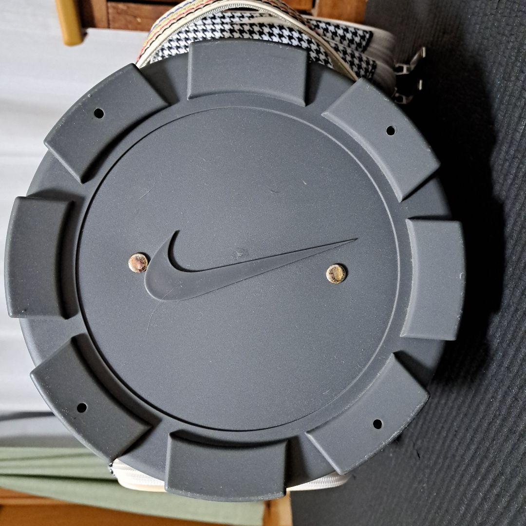 ナイキキャディバック、フード付き、8.5インチ。美品！