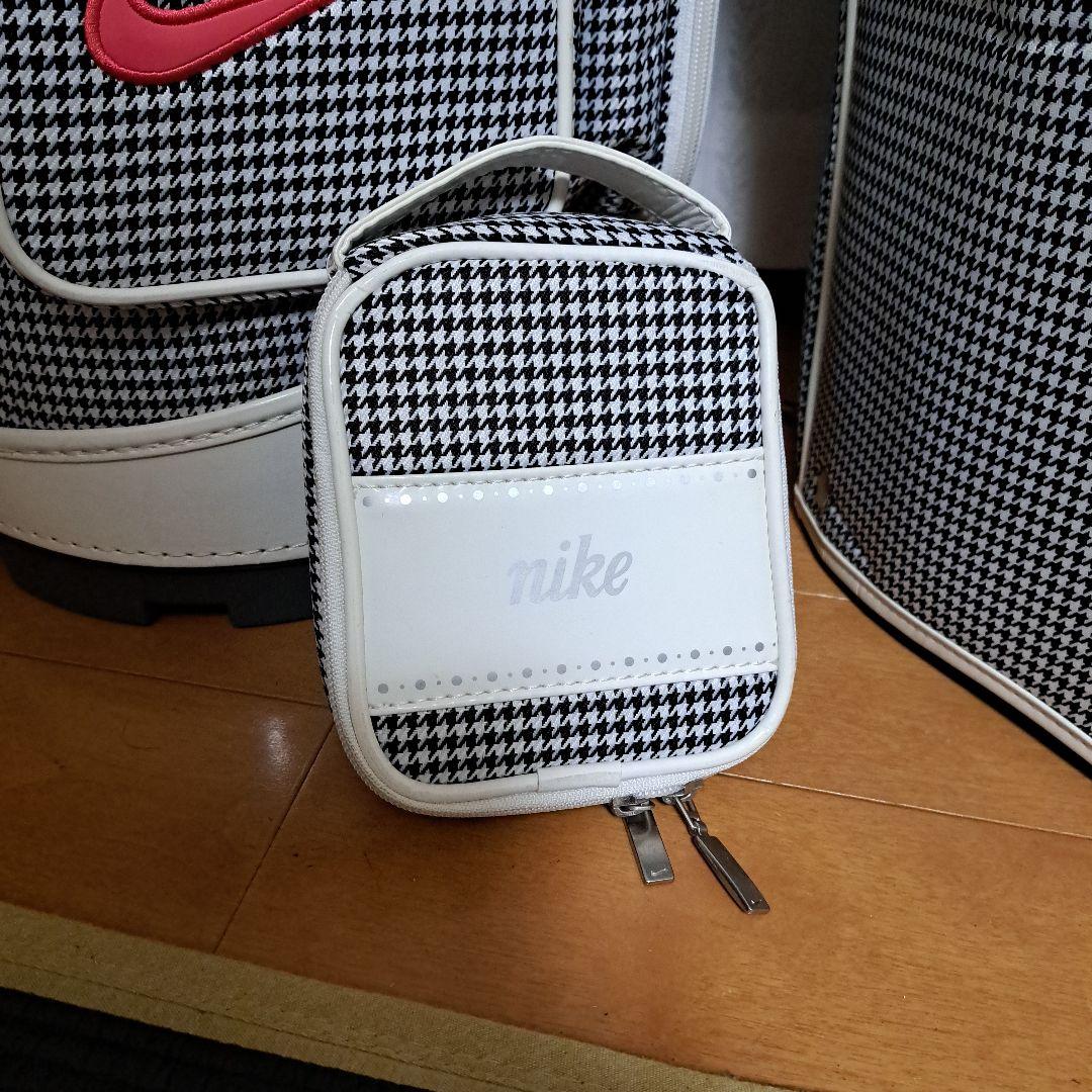 ナイキキャディバック、フード付き、8.5インチ。美品！