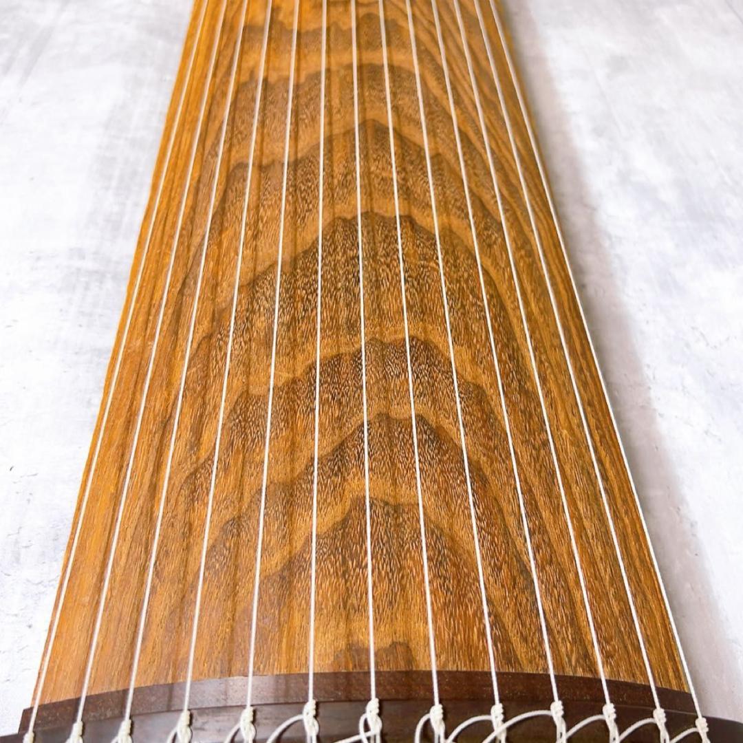 お琴　13弦　綾杉胴　くり甲　高級　和楽器　弦楽器　蒔絵