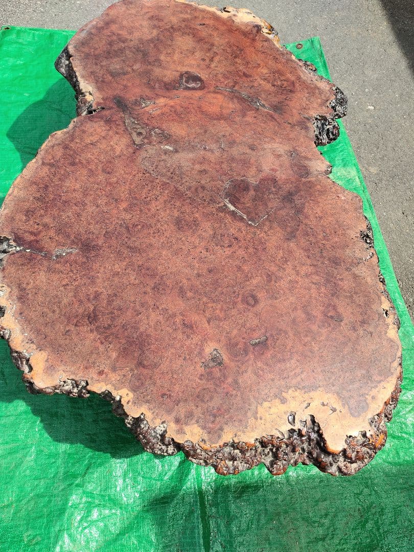 珍品　花梨の瘤杢目の輪切り一枚板テーブル足付き　表面加工前