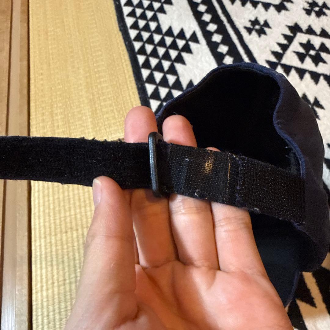 YONEX ネイビーキャップ 通気孔付き