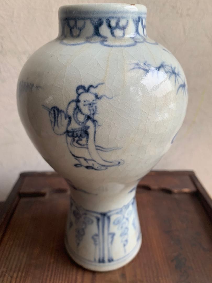 古渡、中国明時代早期染付(青花)花瓶(元箱付き)