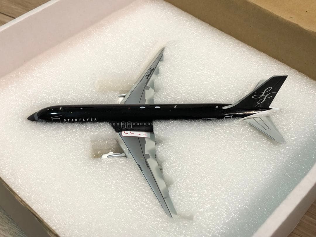 【週末セール】1/200スターフライヤー A320 JA01MC ダイキャスト