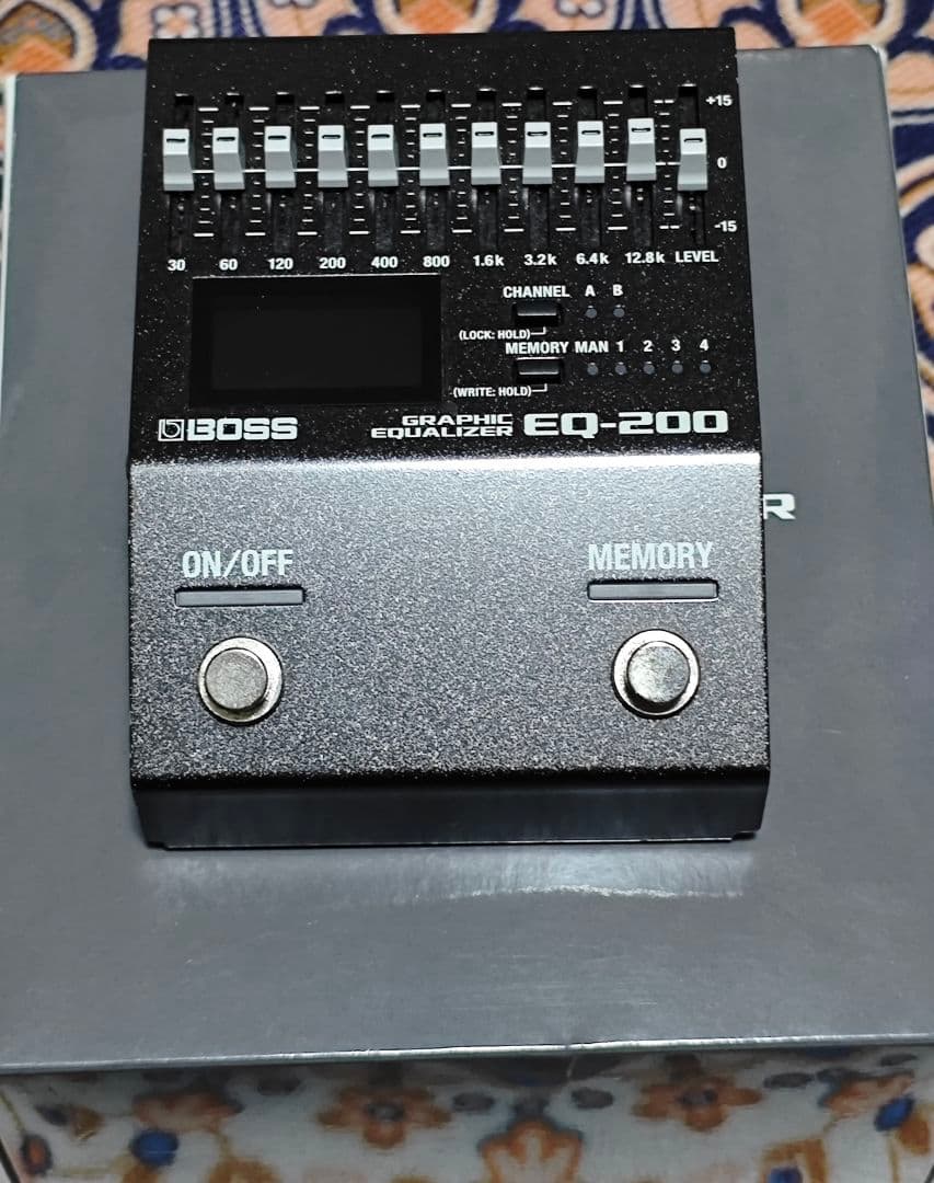 BOSS EQ-200 グラフィックイコライザー
