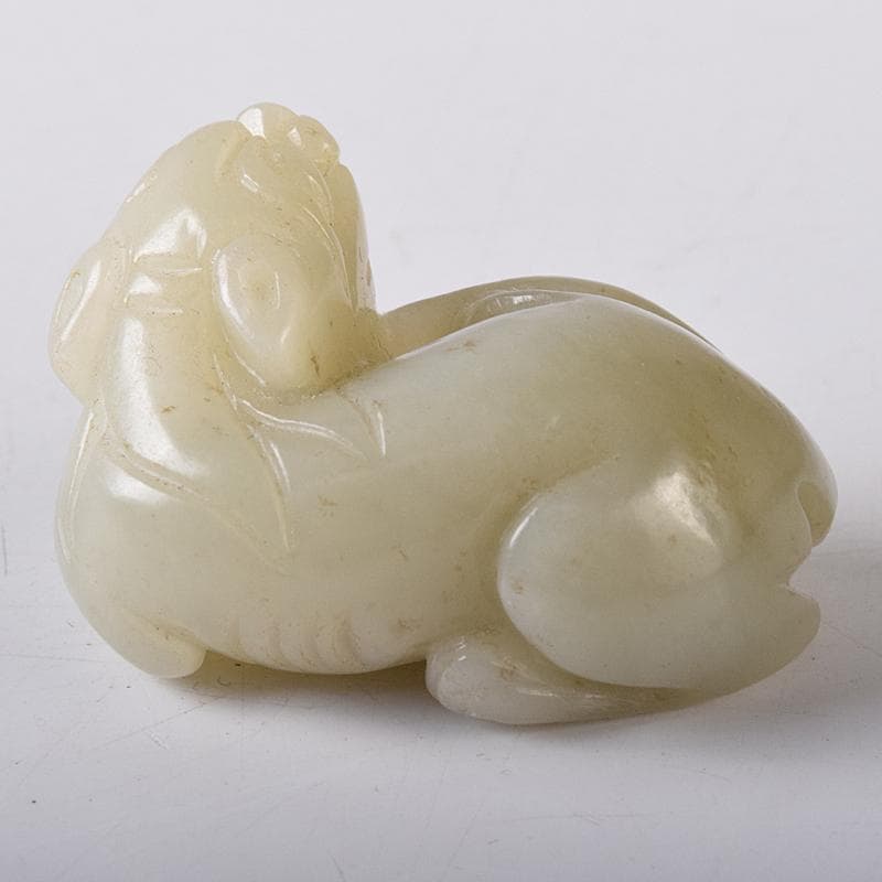 中国　玉石彫刻　神獣　根付　紙鎮　置物　C　8663E