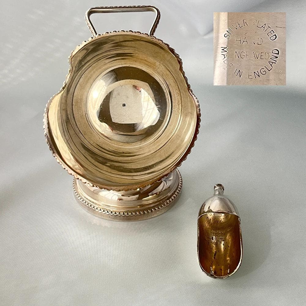 【英国】シュガースカットル / スコップ【シルバープレート】パールとエングレイブ