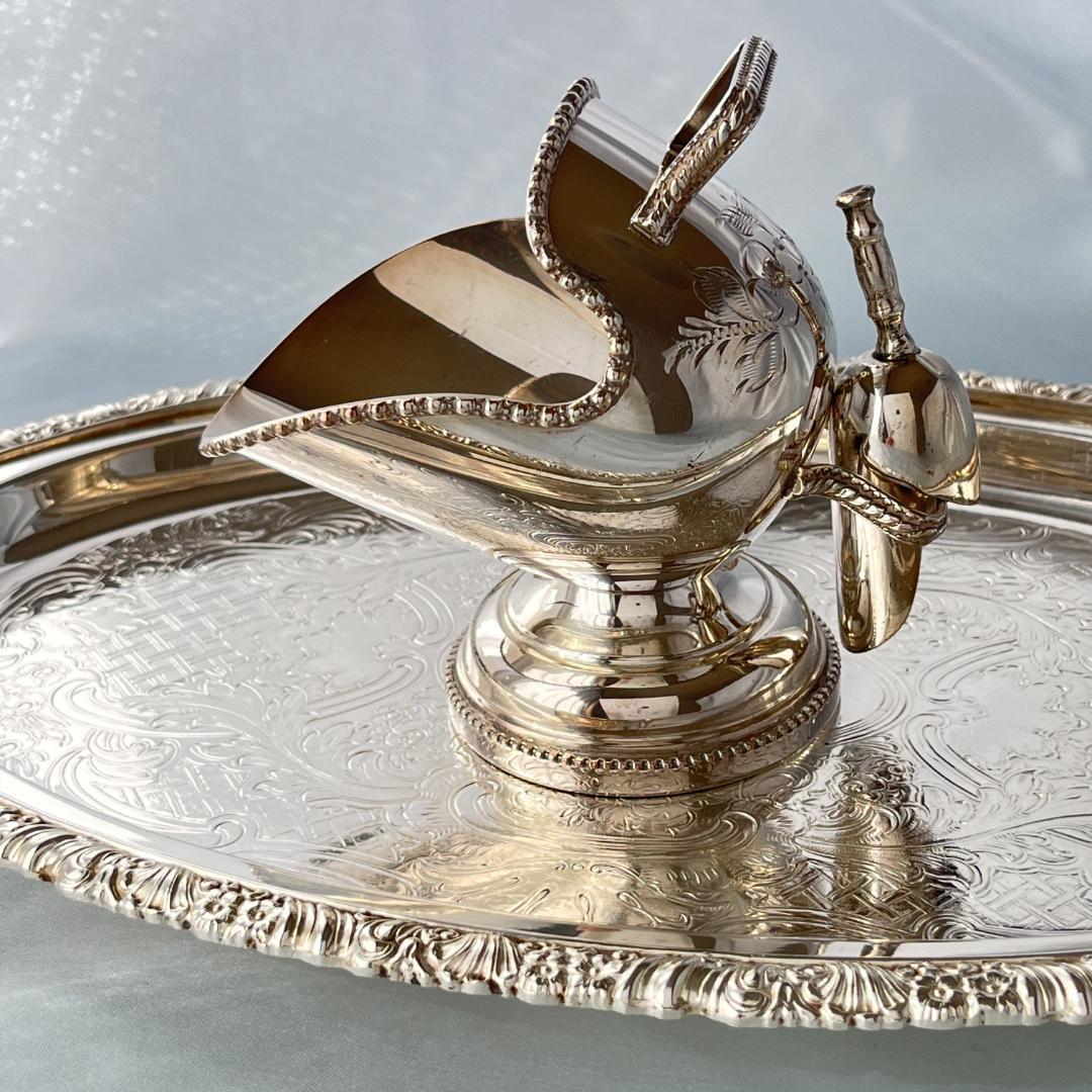 【英国】シュガースカットル / スコップ【シルバープレート】パールとエングレイブ