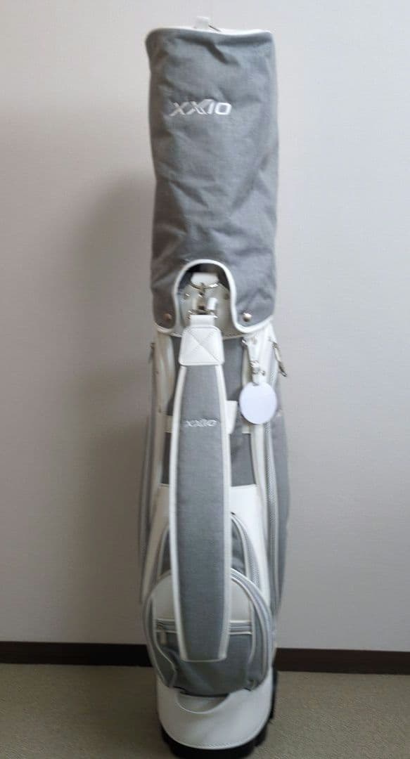 【新品未使用】XXIO キャディバッグ グレー/ホワイト　レディース
