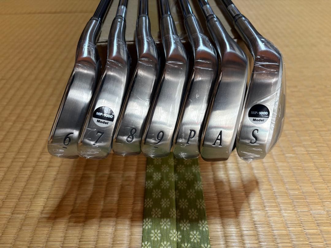 【新品同様】ゼクシオ10アイアン カーボンシャフトR 6〜S 7本セット