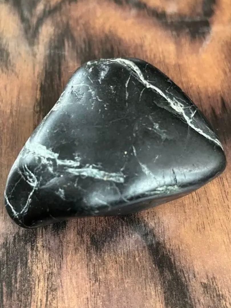 糸魚川　黒翡翠　197.5g 宮崎海岸