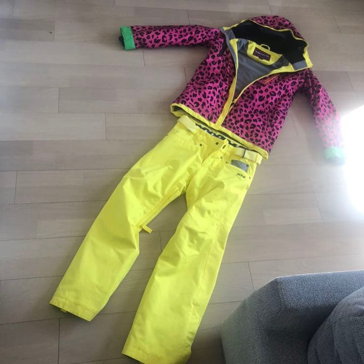 ESTIVO エスティボ　スキー・スノーボードウェア