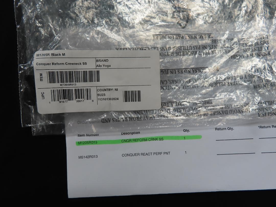 Alo yoga正規品アローヨガ クルーネック ショートスリーブ　ブラック美品