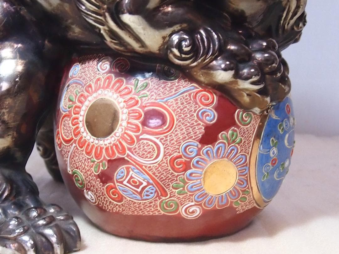 【希少・良品】九谷焼 狛犬 シルバー/銀色 玉乗り獅子/シーサー 魔除け 置物