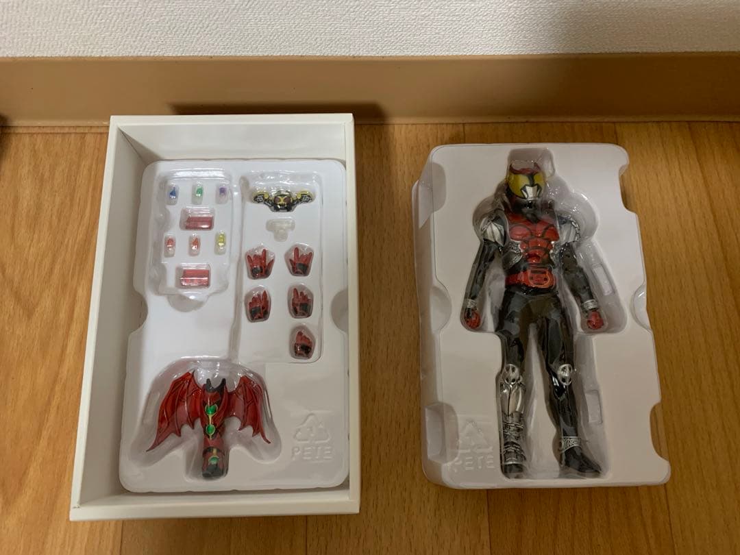 仮面ライダーキバ　キバフォーム　真骨彫　S.H.Figuarts 特典付き