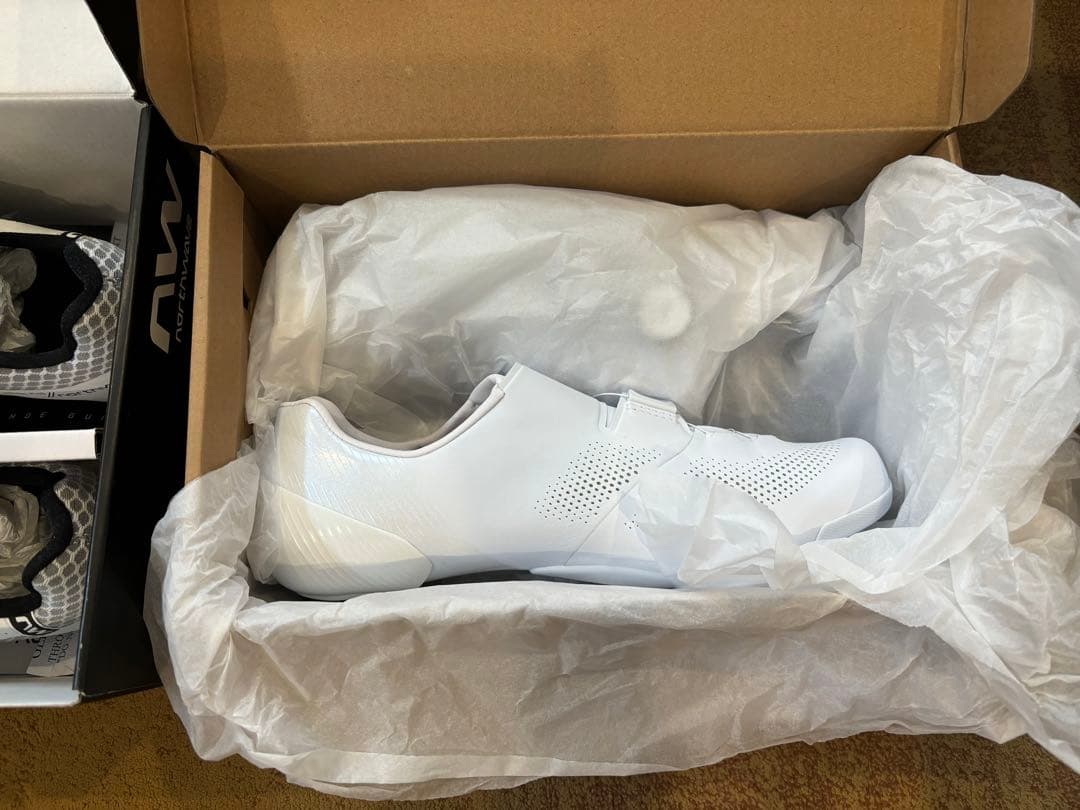 シマノ RC9(SH-RC903) ホワイト ノーマル40.5 SPD-SL