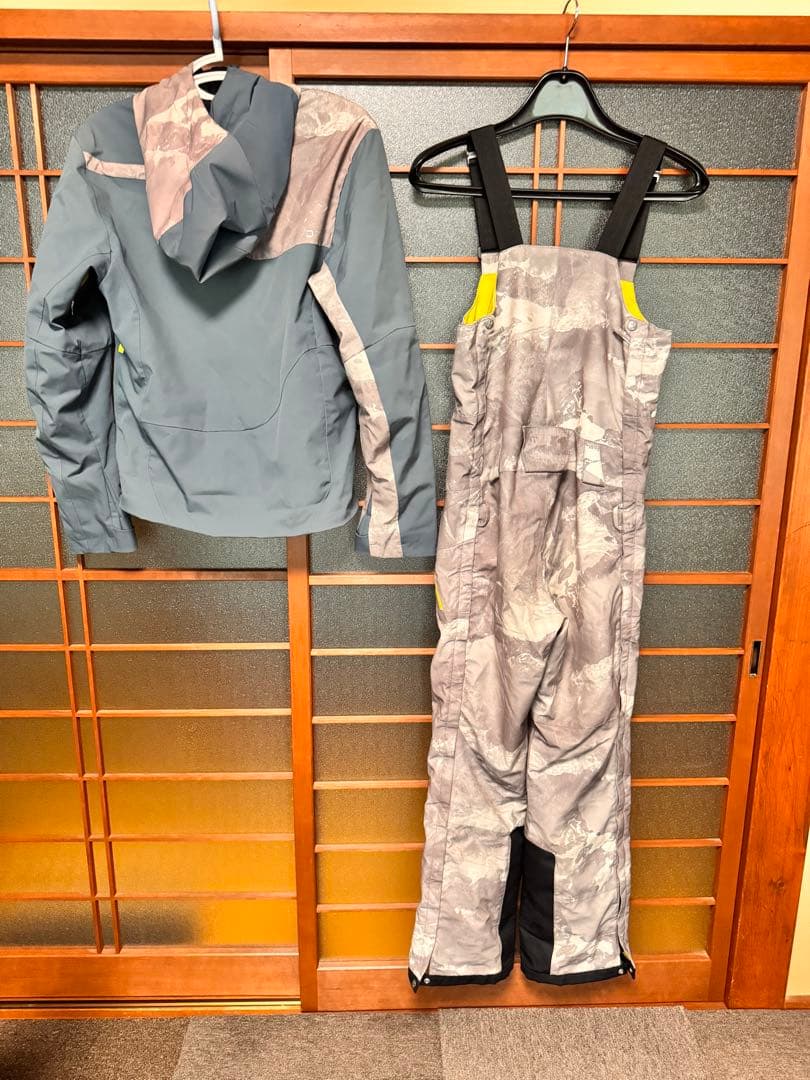 サチ12スパイダー　ウェア　上下セット