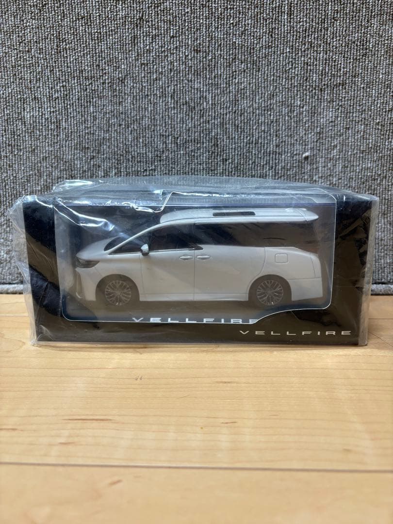 トヨタ　カラーサンプル VELLFIRE ヴェルファイア　ホワイト