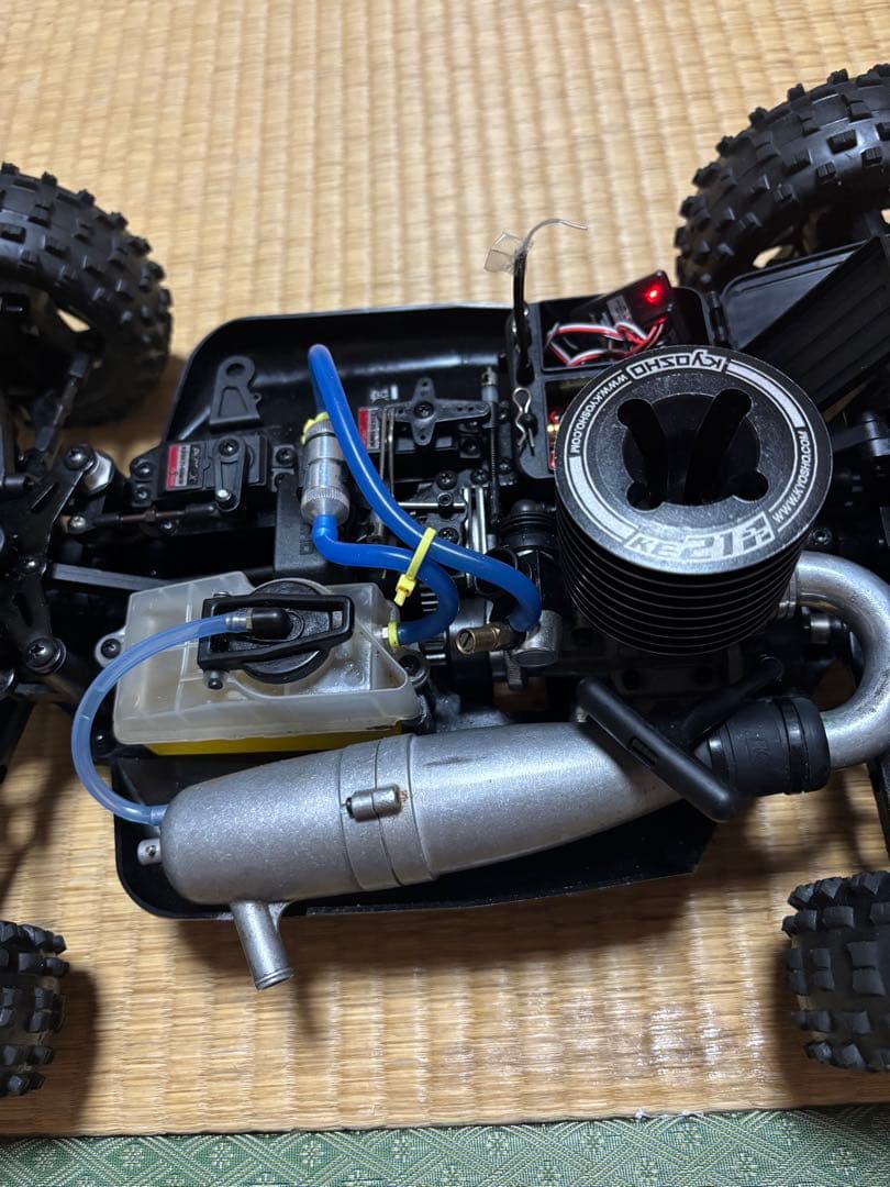 京商インファーノneo3.0工場完成済み1/8 21エンジン4WDレーシングバギ