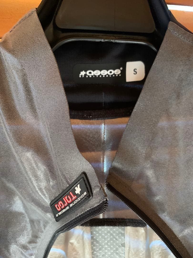 ASSOS 軽量シェルジャケット S