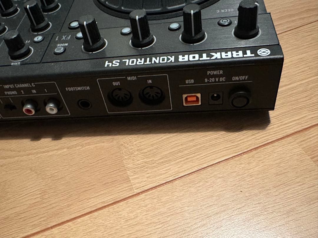通電のみ美品TRAKTOR KONTROL S4 DJコントローラー