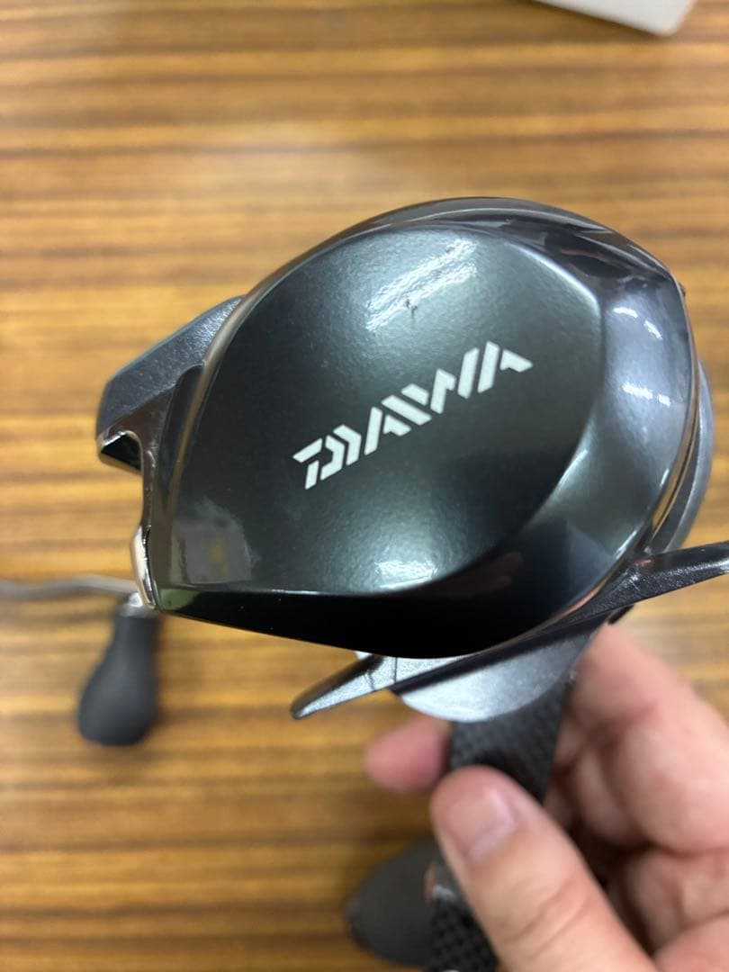 値引きダイワ　紅牙ICS103 右ハンドル　ゴメクサスカスタムハンドル付き