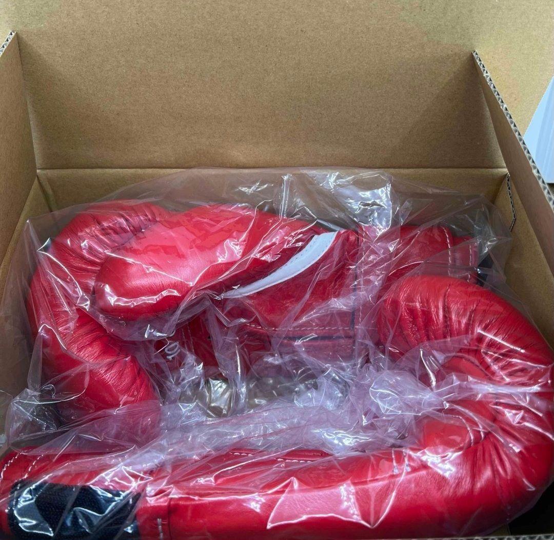 Winning グローブ 10オンス レッド