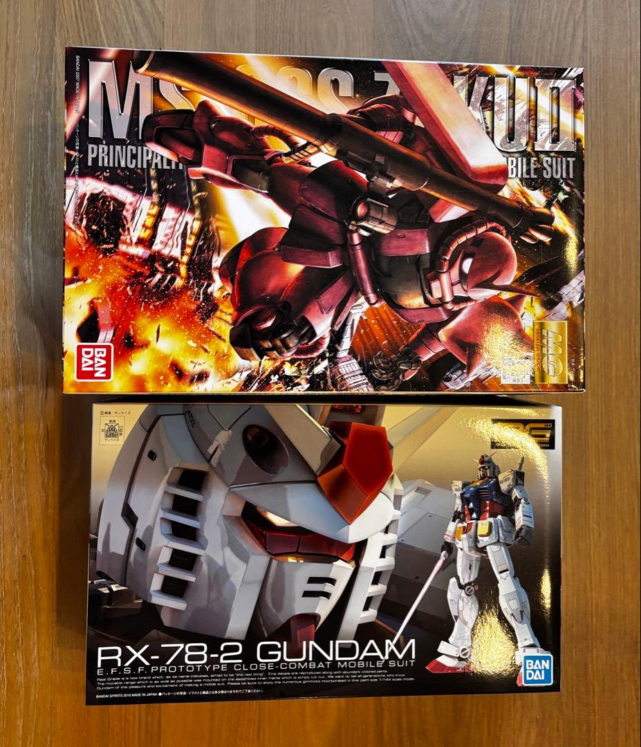 【新品】ガンプラMS06S ZAKUⅡ、RX78-2 GUNDAMのセット